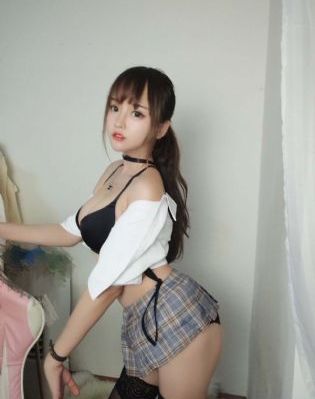 娇妻在朋友的胯下娇吟h