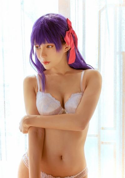 在厨房引诱已婚男人h