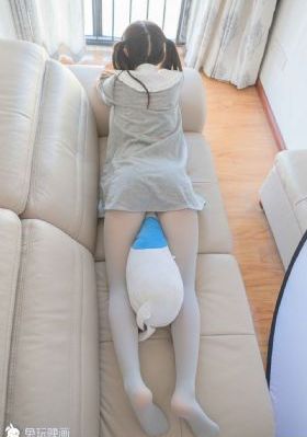 二个吃我乳房一个吃我b
