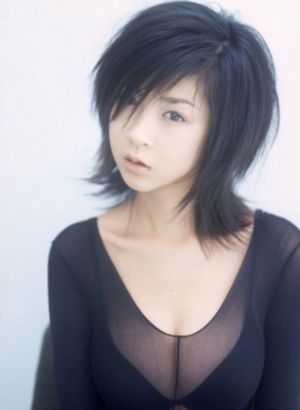 痴汉电车侵犯女学生电车痴汉视频