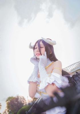 迷人服务员bd高清